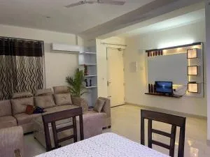 Keshav Kunj Apartment - 齐拉克普尔