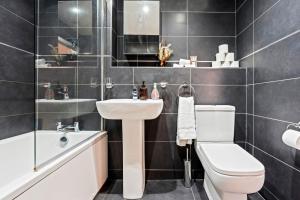 Cosy 1-BDR Apartment in JQ, Guests 3, Parking & Netflix, Perfect for contractors
