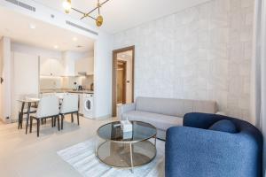 STAY BY LATINEM Luxury 2BR Holiday Home CVA 2814 near Burj Khalifa