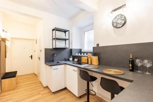 Calm Center Modern Apartment