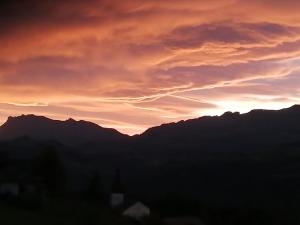 Zimmer mit Balkon auf Bauernhof