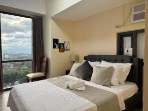 1BR Condo Near Venice Canal & BGC with Great View - 20k