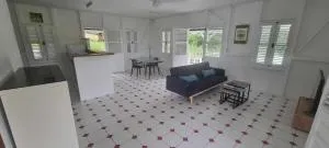 Haut de villa 1chambre climatisée à 3min de l'habitation Clément - Beauregard