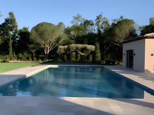 Villa Qalaisie - Luxury Villa for 16 on Terre Blanche Golf Estate