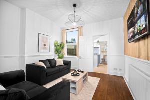 Stylish 3-Bedroom House - Garden - Parking - Netflix 18M