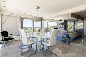 Breathtaking Penthouse Vouliagmeni