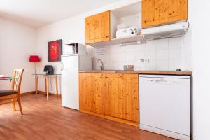 Appartements Le Hameau SPA & PISCINE appartement 3 pieces 6pers by Alpvision Residences : photos des chambres