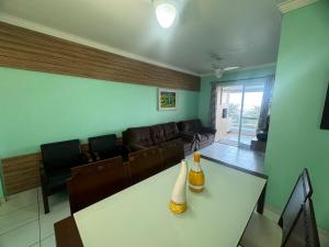 Apto Fantástico foot in the sand