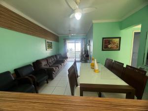 Apto Fantástico foot in the sand