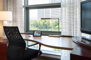 King Studio with Sofa Bed - Mobility and Hearing Accessible with Tub room in Residence Inn Irvine John Wayne Airport Orange County