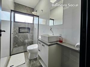 Sobrado novíssimo 3 quartos melhor bairro de foz