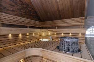 Glorious penthouse with private sauna and jacuzzi