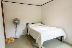 2 BR Home With Spacious Kitchen Near the Beach