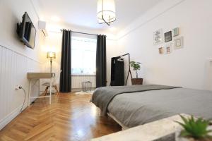 20 percent OFF on cash search Google - Cazare CERONAV CityCenter - DisneyTV!