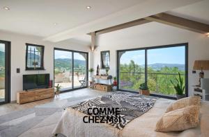 Villa luxueuse pour 10 personnes à Cavalaire-sur-Mer avec piscine et jacuzzi à 30 minutes de St TROPEZ