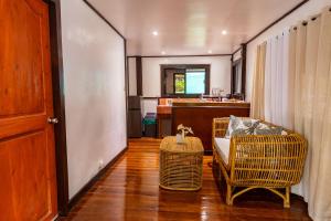 1 BR Bungalow Near The Beach