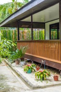 1 BR Bungalow Near The Beach