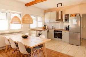 Grüne Idylle nahe Hauptbahnhof & Hufeisensee mit Parkplatz & Terrasse