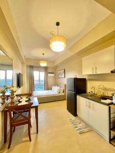 B3 Chic Sunset Studio Escape