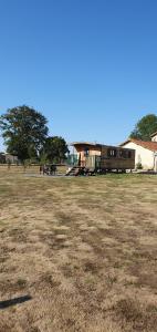 Chalets La roulotte de Rochavelle : photos des chambres