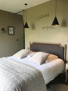 Maisons de vacances La Longere de Chillac campagne chic jacuzzi : photos des chambres
