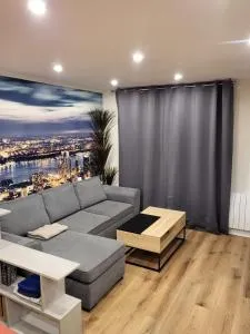 Studio cosy au RDC parking privé, térasse, wifi - 阿朗松