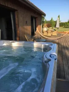 La Longère de Chillac campagne chic jacuzzi - Morizès