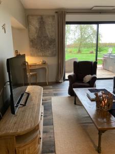 Maisons de vacances La Longere de Chillac campagne chic jacuzzi : photos des chambres