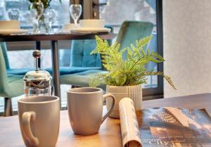 Friarsgate Apartments 4A by Week2Week