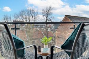 Friarsgate Apartments 4A by Week2Week