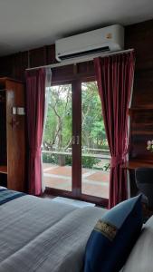 Why Worry Homestay & Café