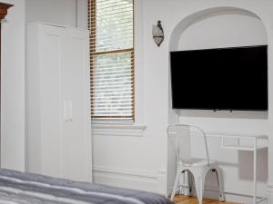 Oakland, Pittsburgh !B Stylish and Quiet Private Bedroom with Shared Bathroom