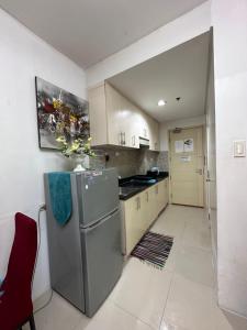 Staycation Near Moa by Jen