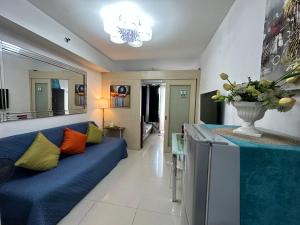 Staycation Near Moa by Jen