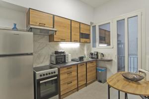 Serra Relaxing Renovated Apt by Marina & Beach