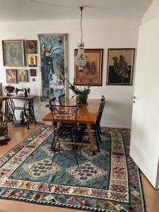 Retrohenkinen taiteilijakoti - Tampere Kaleva