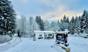 Rockin 70's Lodges - Champdray