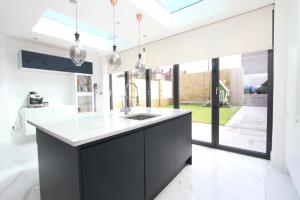 Large 4 bed Lux House