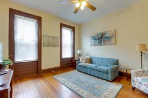 STL Apartment Close to Downtown!