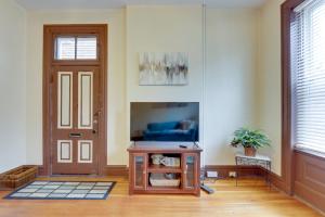 STL Apartment Close to Downtown!