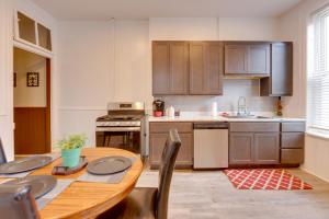 STL Apartment Close to Downtown!