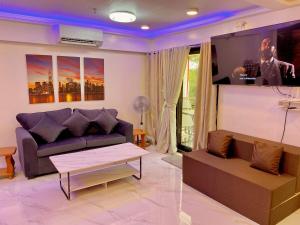 225 Elegant and comfort condo