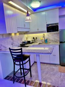 225 Elegant and comfort condo