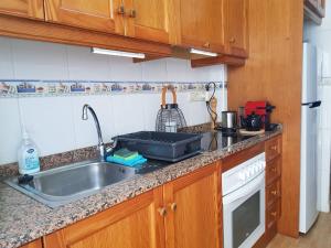 Solarium, pool & views in Playa Flamenca