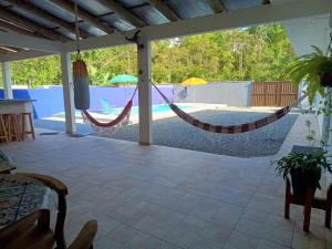 Casa com Piscina e ampla area de festas