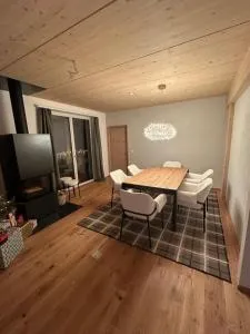 Bijou Clavadel - Stafel Alp