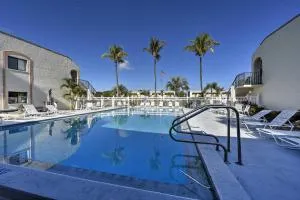5 Mi to Fort Myers Beach Condo with Private Lanai! - Iona