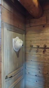 Chalets Magnifique chalet bois pour 16 personnes a 1600m : photos des chambres