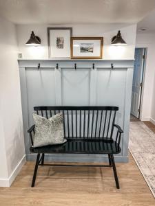 Bright & Cozy Basement Retreat