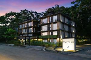 Luxury 2BR condo in Nautilus, Místico